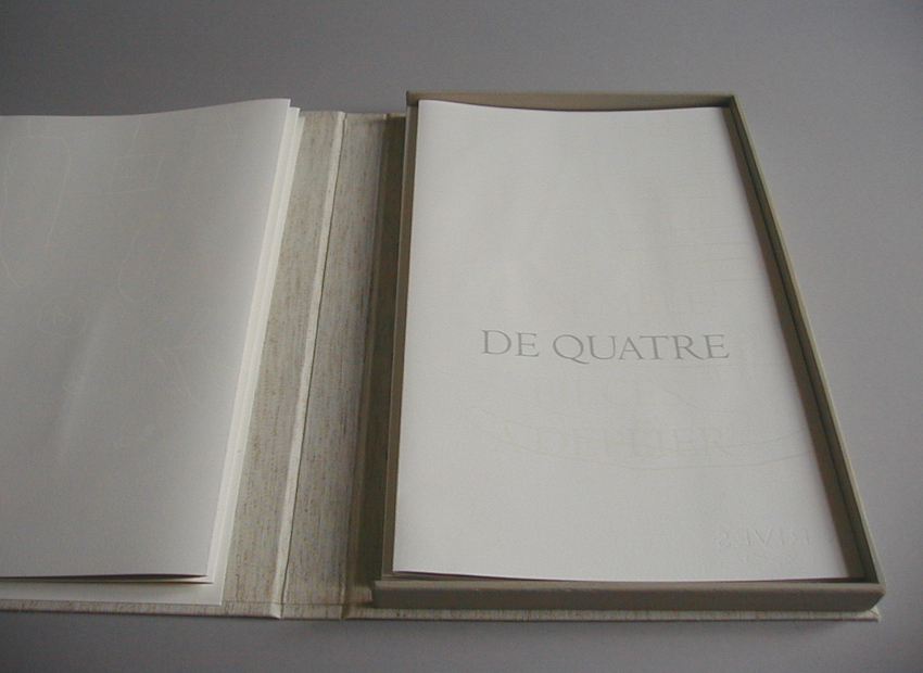 image du titre ENSEMBLE DE QUATRE PIÈCES À DÉPLIER